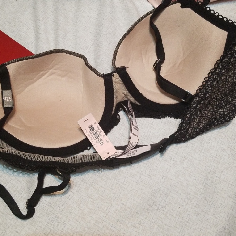 Victoria Secret set nwt - Picture 2 of 2